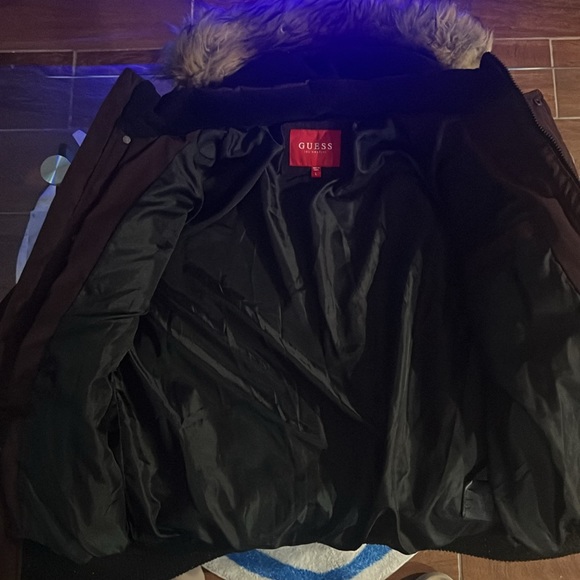 GUESS burgendy hooded jacket - Picture 4 of 4